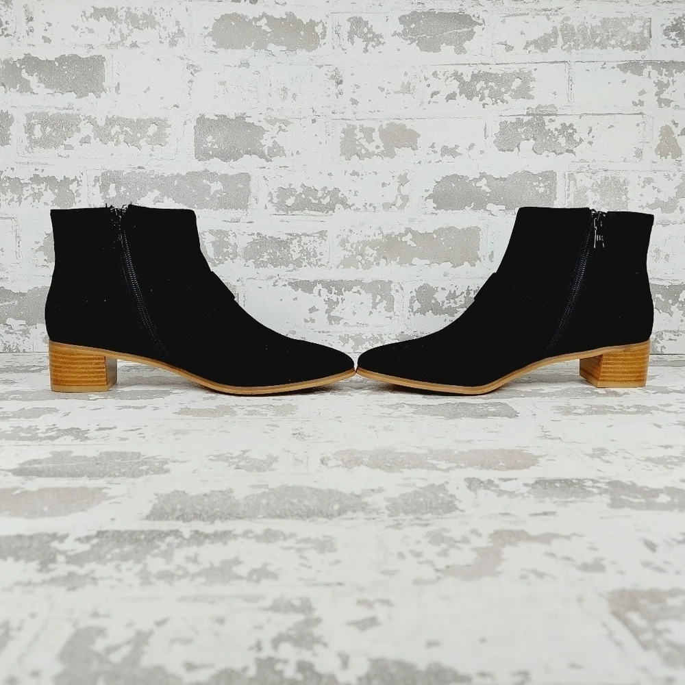 NEW Jack Rogers Izzie Black Suede Leather Block Heel Ankle Booties M67
